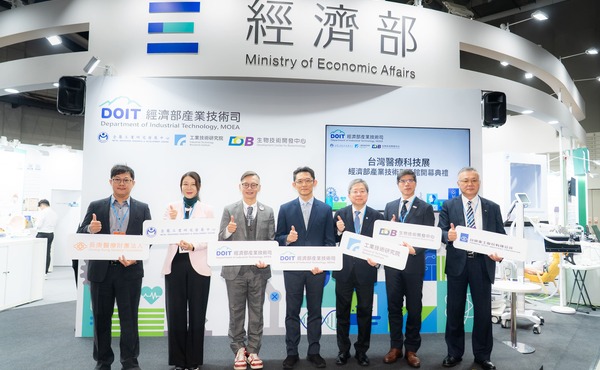 Fill %e7%85%a7%e7%89%87%e4%b8%80